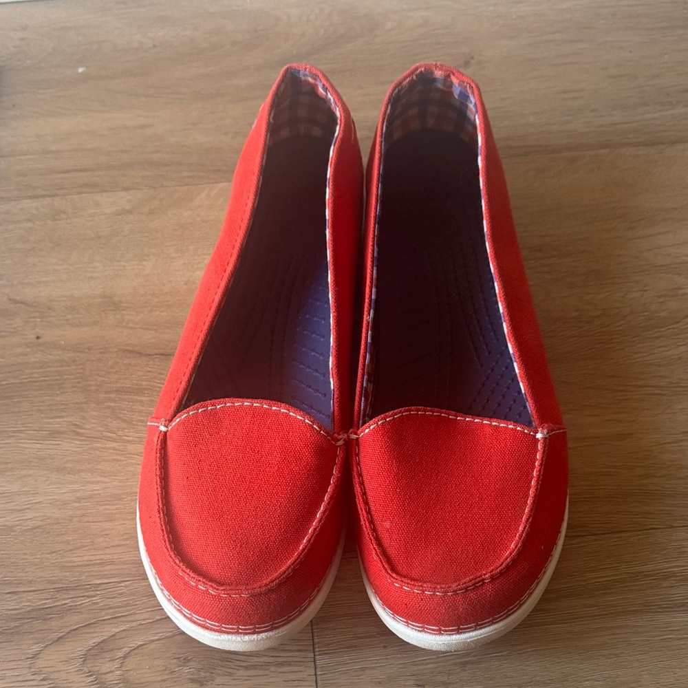 Crocs Melbourne II Red Canvas Loafers